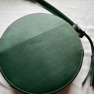 Pegai circle crossbody bag purse in Emerald